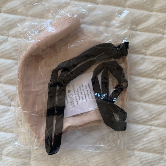 New Womens Lululemon Face Mask-Pink - Picture 2 of 2